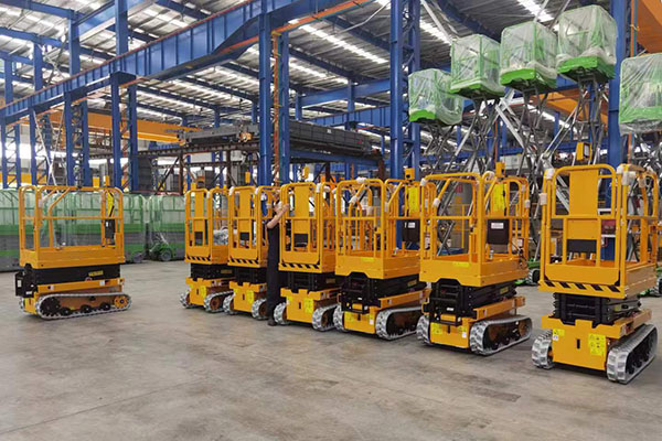 Crawler Scissor Lifts
